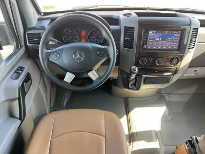 2019 Winnebago Navion photo 2