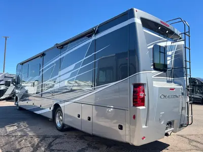 2023 Thor Motor Coach Challenger photo 29