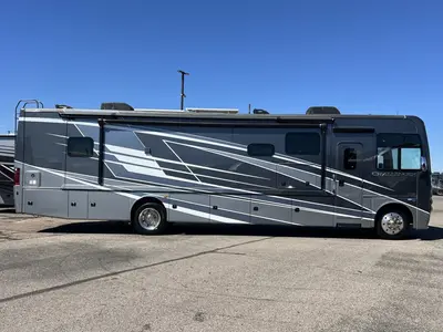 2023 Thor Motor Coach Challenger photo 27