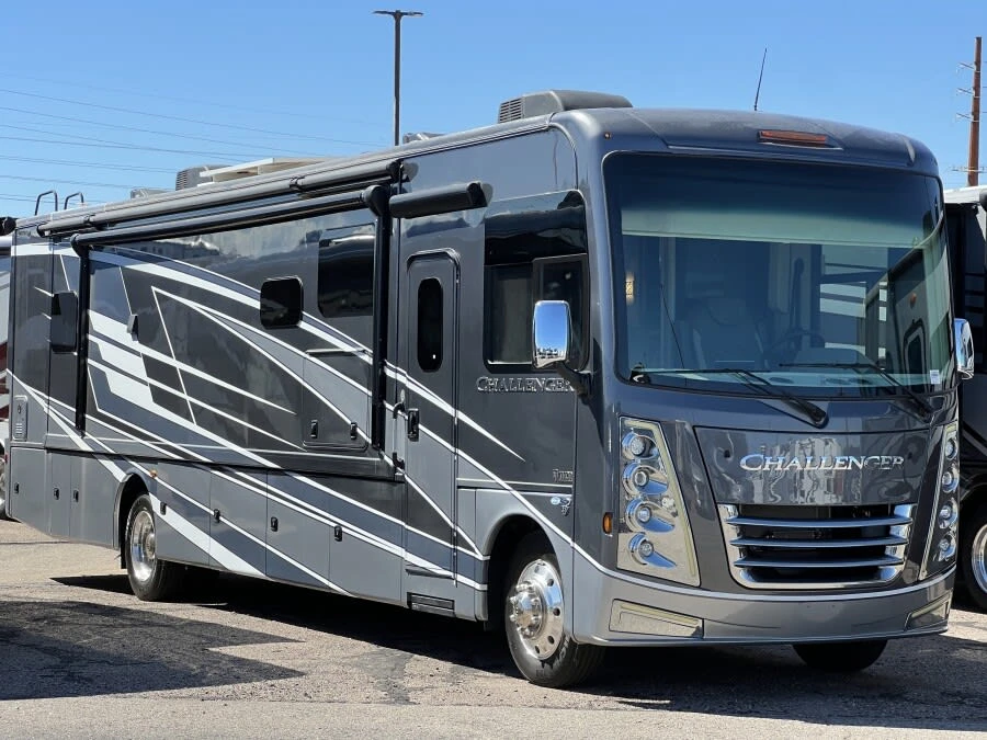 2023 Thor Motor Coach Challenger exterior