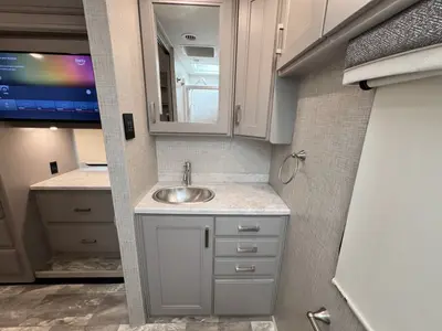 2023 Thor Motor Coach Challenger photo 23