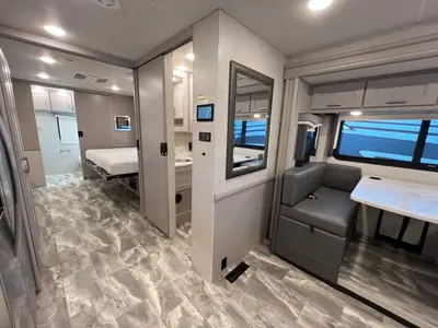 2023 Thor Motor Coach Challenger photo 17