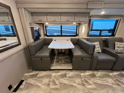 2023 Thor Motor Coach Challenger photo 16