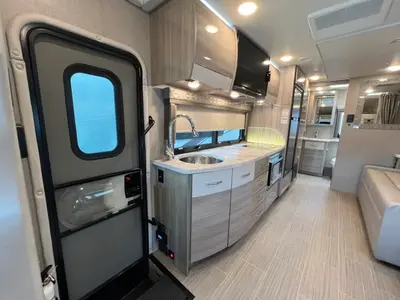 2022 Thor Motor Coach Delano photo 6