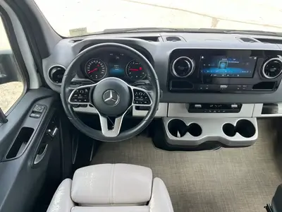 2022 Thor Motor Coach Delano photo 2