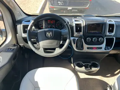 2022 Thor Motor Coach Tellaro photo 3