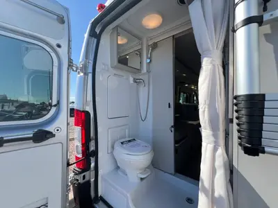 2022 Thor Motor Coach Tellaro photo 18