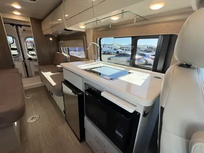 2022 Thor Motor Coach Tellaro photo 6