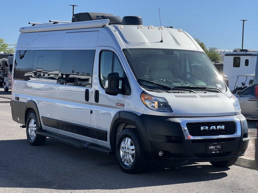 2022 Thor Motor Coach Tellaro exterior