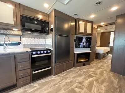 2022 Thor Motor Coach Windsport photo 8