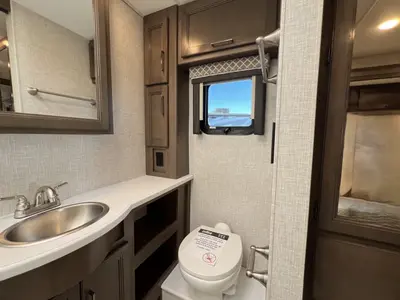 2022 Thor Motor Coach Windsport photo 22