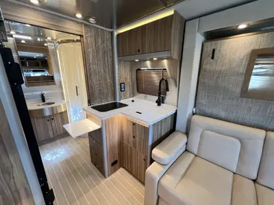 2022 Airstream Atlas photo 13