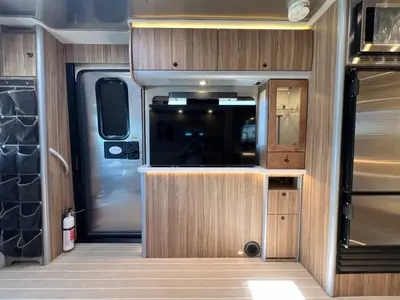 2022 Airstream Atlas photo 7