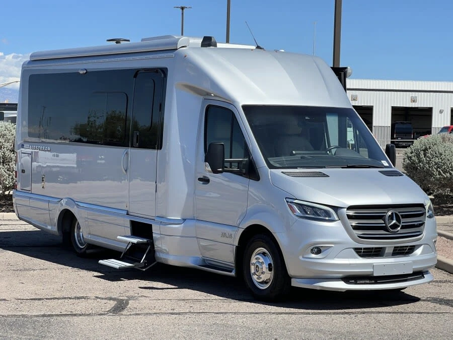 2022 Airstream Atlas exterior