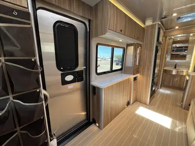 2022 Airstream Atlas photo 6