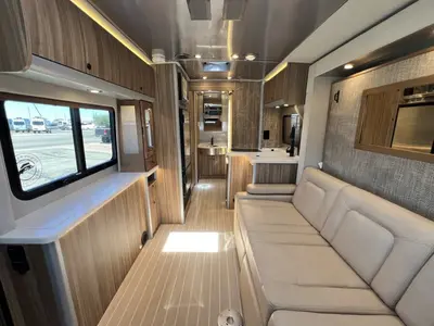 2022 Airstream Atlas photo 5