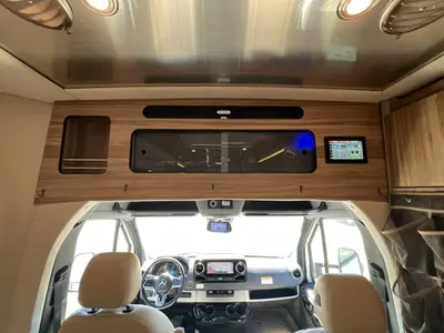 2022 Airstream Atlas photo 4