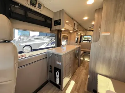 2025 Thor Motor Coach Tellaro photo 6