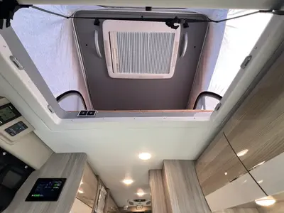 2025 Thor Motor Coach Tellaro photo 15