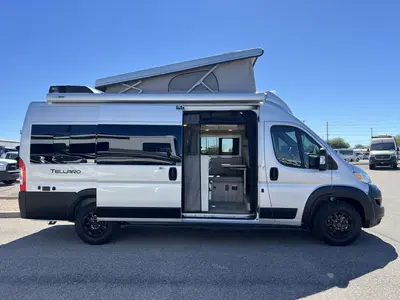2025 Thor Motor Coach Tellaro photo 26