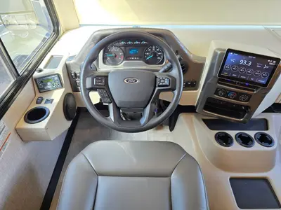 2025 Thor Motor Coach Windsport photo 2