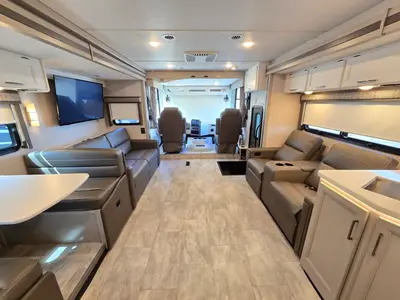 2025 Thor Motor Coach Windsport photo 3