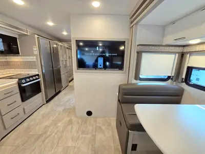 2025 Thor Motor Coach Windsport photo 17