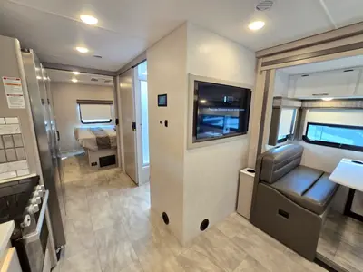 2025 Thor Motor Coach Windsport photo 18