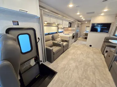 2025 Thor Motor Coach Windsport photo 6