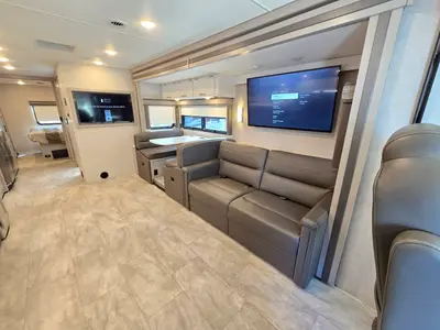 2025 Thor Motor Coach Windsport photo 14