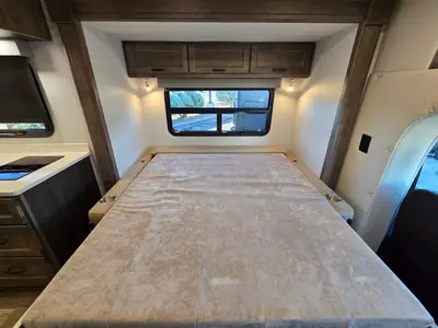 2026 Tiffin Motorhomes Midas photo 15
