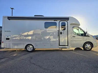 2026 Tiffin Motorhomes Midas photo 23