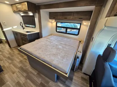 2026 Tiffin Motorhomes Midas photo 16