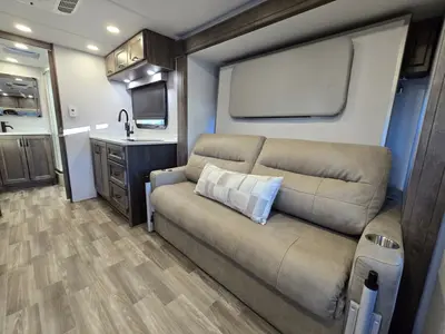 2026 Tiffin Motorhomes Midas photo 7
