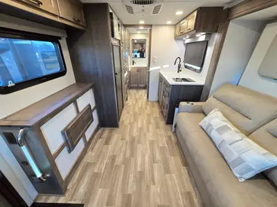 2026 Tiffin Motorhomes Midas photo 4