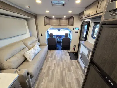2026 Tiffin Motorhomes Midas photo 3
