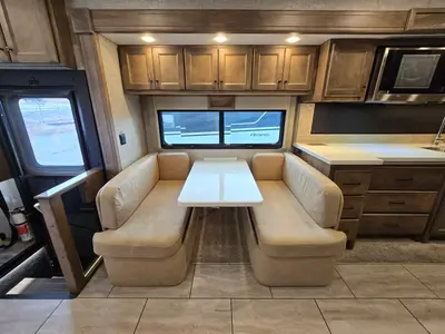 2025 Tiffin Motorhomes Allegro photo 6