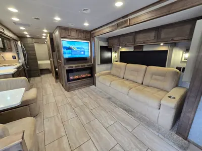 2025 Tiffin Motorhomes Allegro photo 13