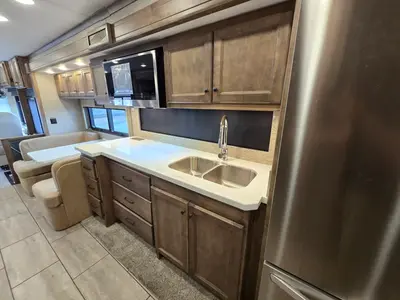2025 Tiffin Motorhomes Allegro photo 9