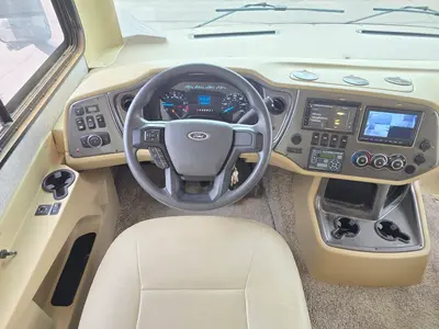 2025 Tiffin Motorhomes Allegro photo 2
