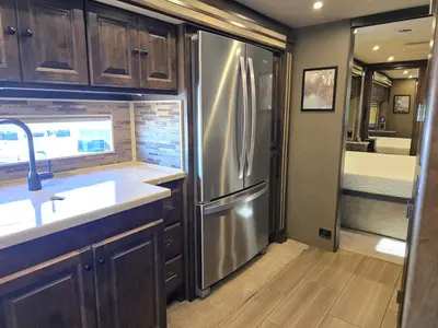 2019 Tiffin Motorhomes Allegro RED photo 8