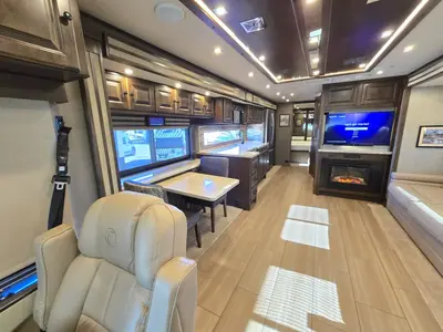2019 Tiffin Motorhomes Allegro RED photo 5