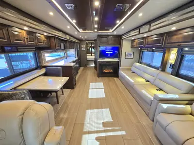 2019 Tiffin Motorhomes Allegro RED photo 4