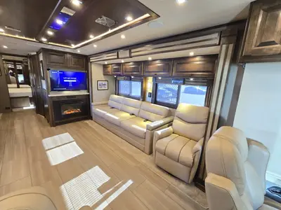 2019 Tiffin Motorhomes Allegro RED photo 13