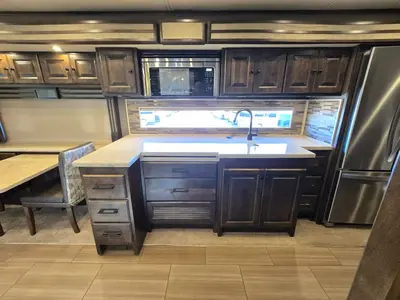 2019 Tiffin Motorhomes Allegro RED photo 7