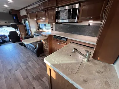 2018 Jayco Seneca photo 9