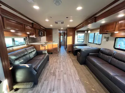 2018 Jayco Seneca photo 5