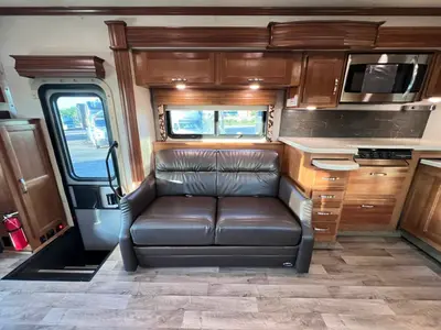 2018 Jayco Seneca photo 7