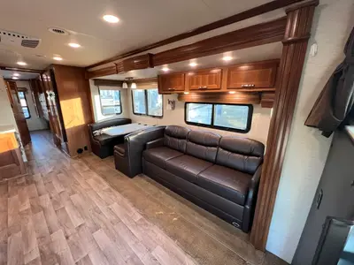 2018 Jayco Seneca photo 13