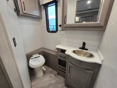 2024 Fleetwood Bounder photo 17